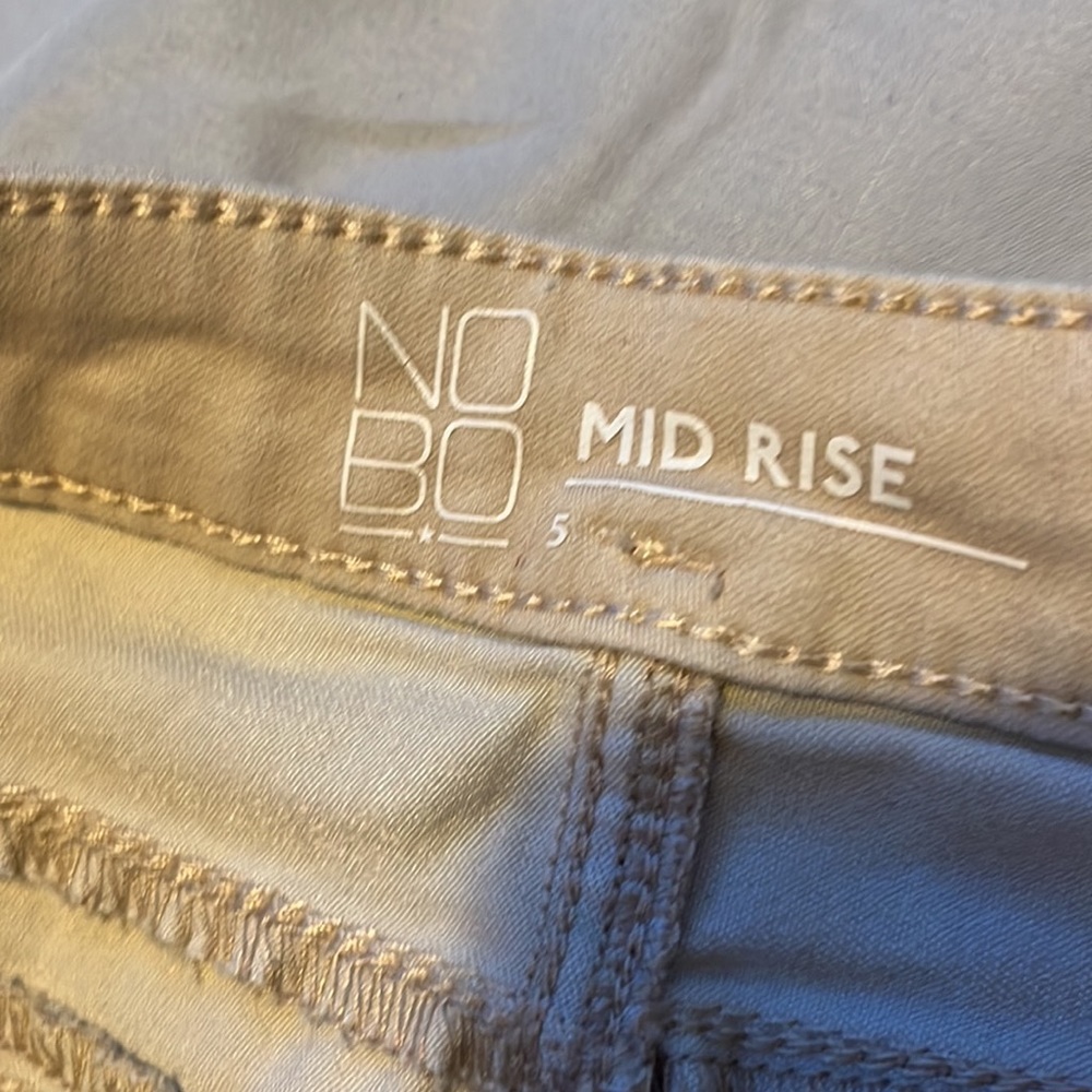 Mid Rise Shorts good condition - Picture 3 of 3